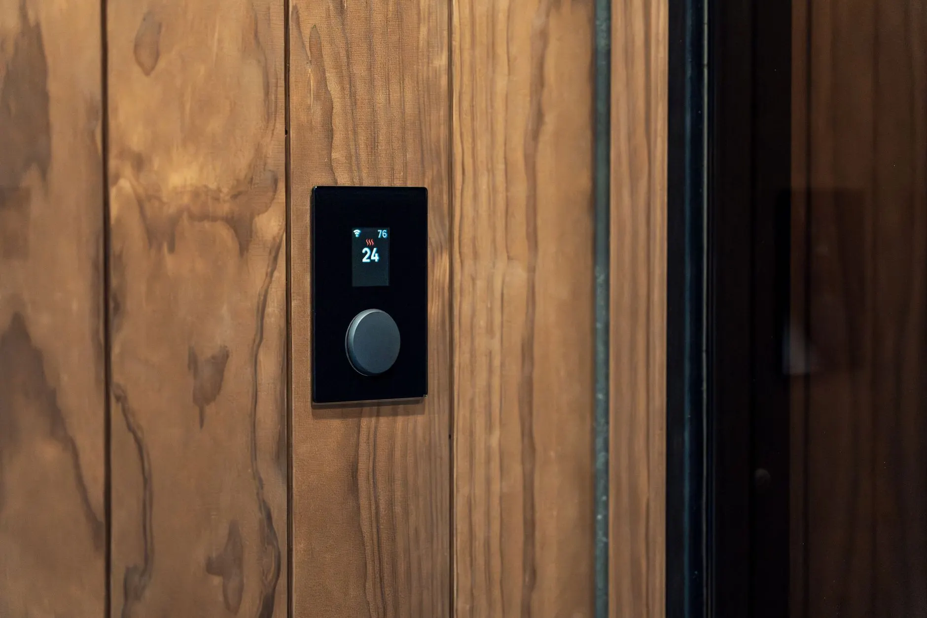 材料科学实验中扫描电镜的选型关键参数与操作要点