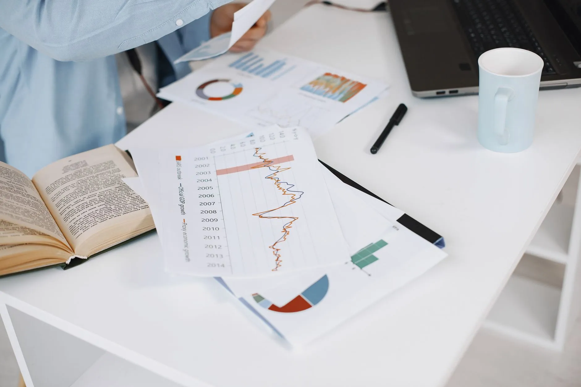 材料科学实验设备技术解析：光谱仪与热分析仪性能对比