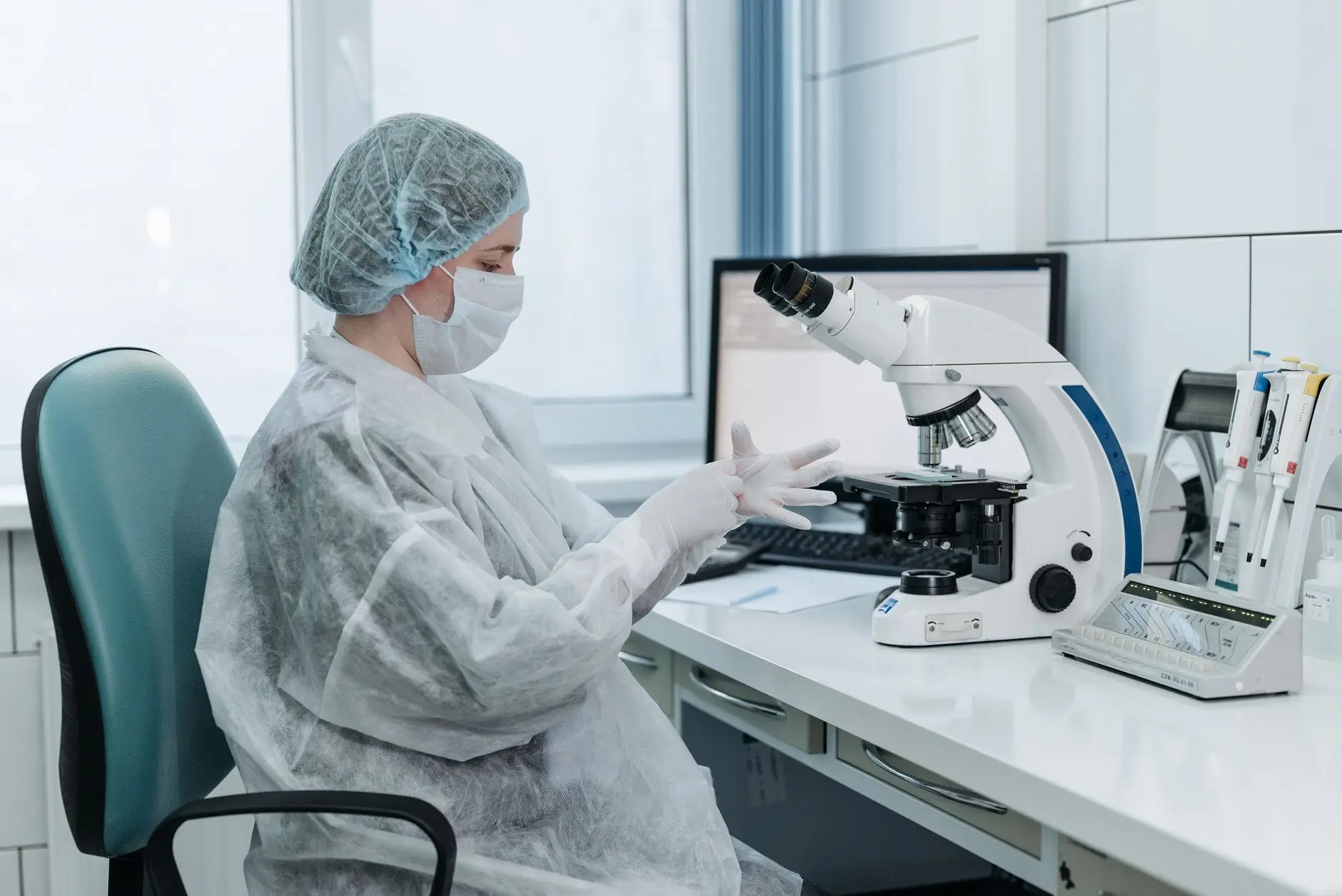 材料科学实验中扫描电镜样品制备技术要点与常见问题分析正文配图 1
