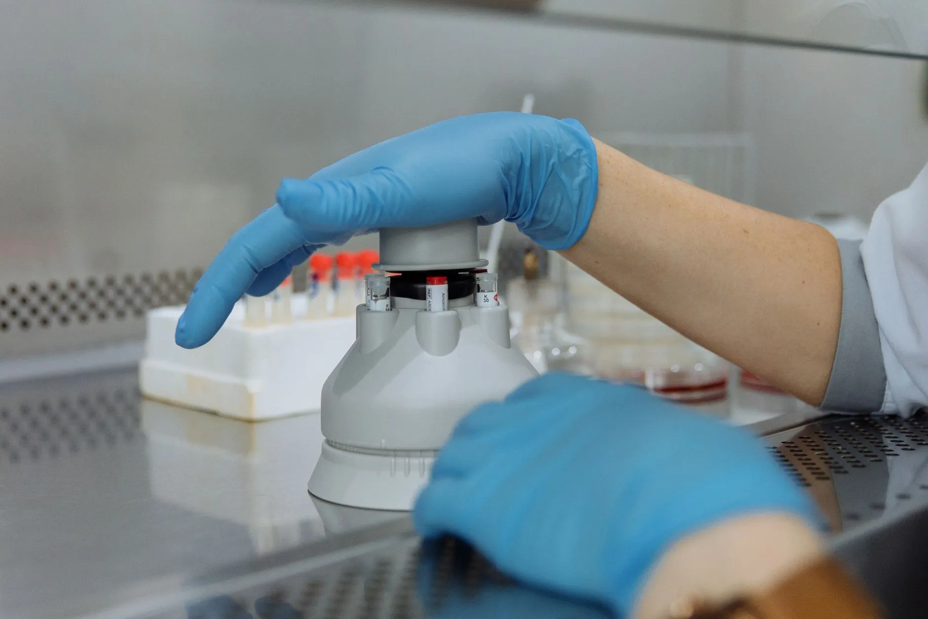 生物与材料科研实验设备选型对比：北京里克界科技主流型号参数解析正文配图 1