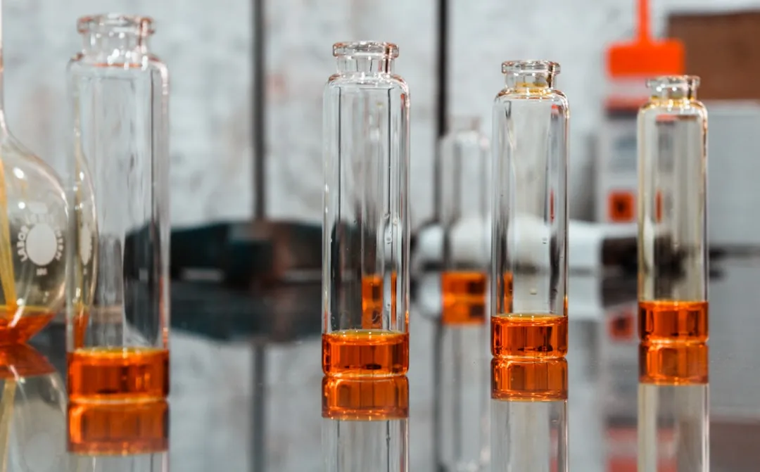 科研设备选型指南：生物与材料实验室核心仪器对比分析